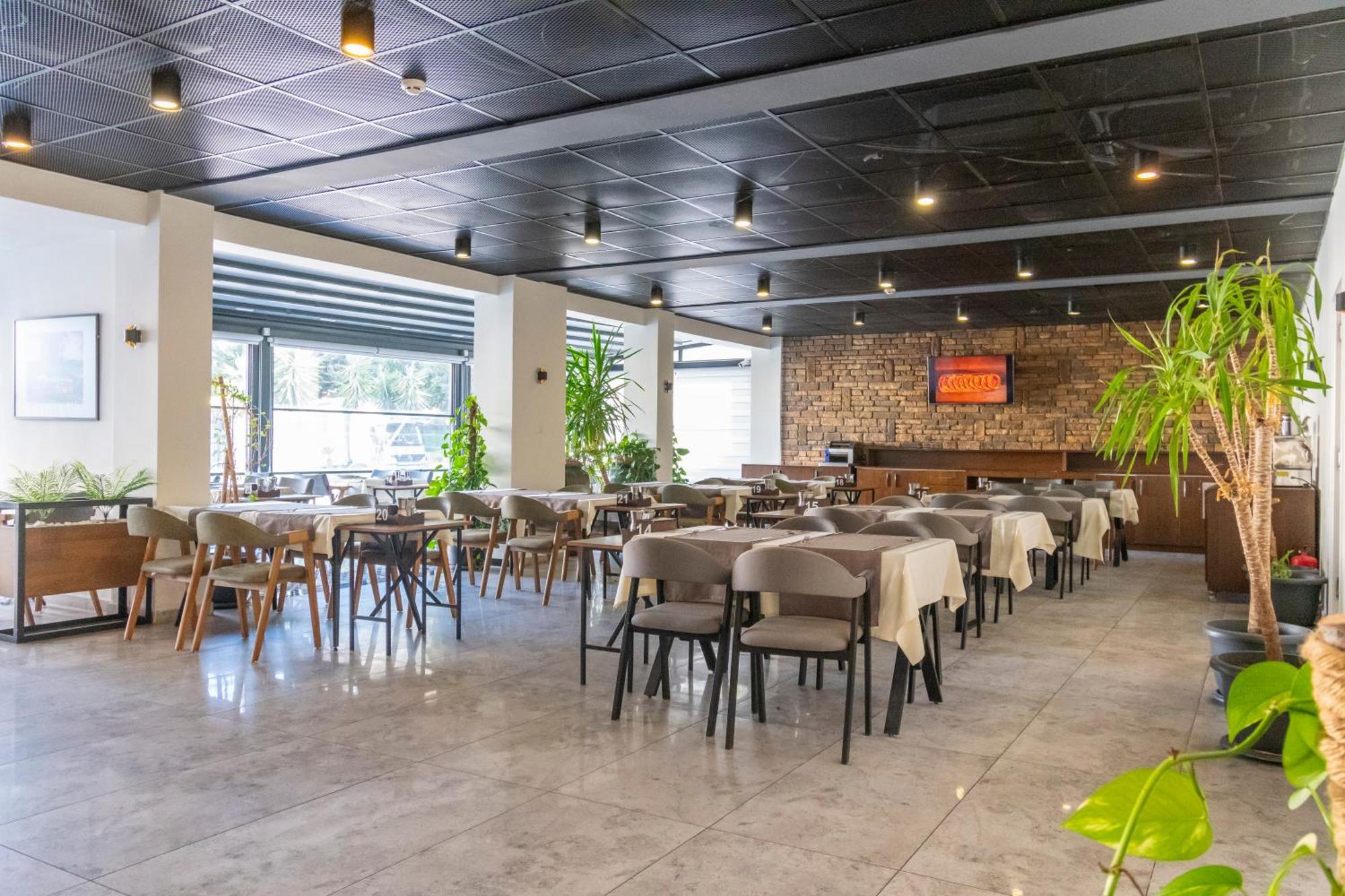 Dorana Hotel Girne Buitenkant foto