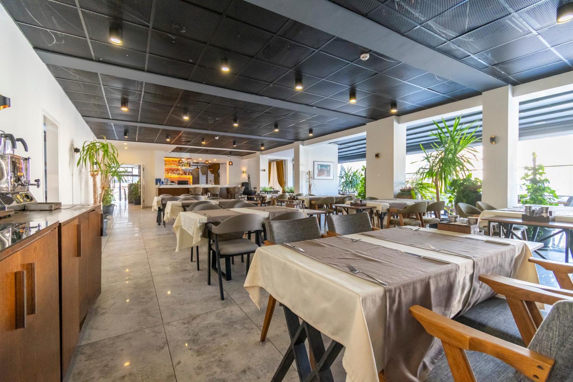 Dorana Hotel Girne Buitenkant foto